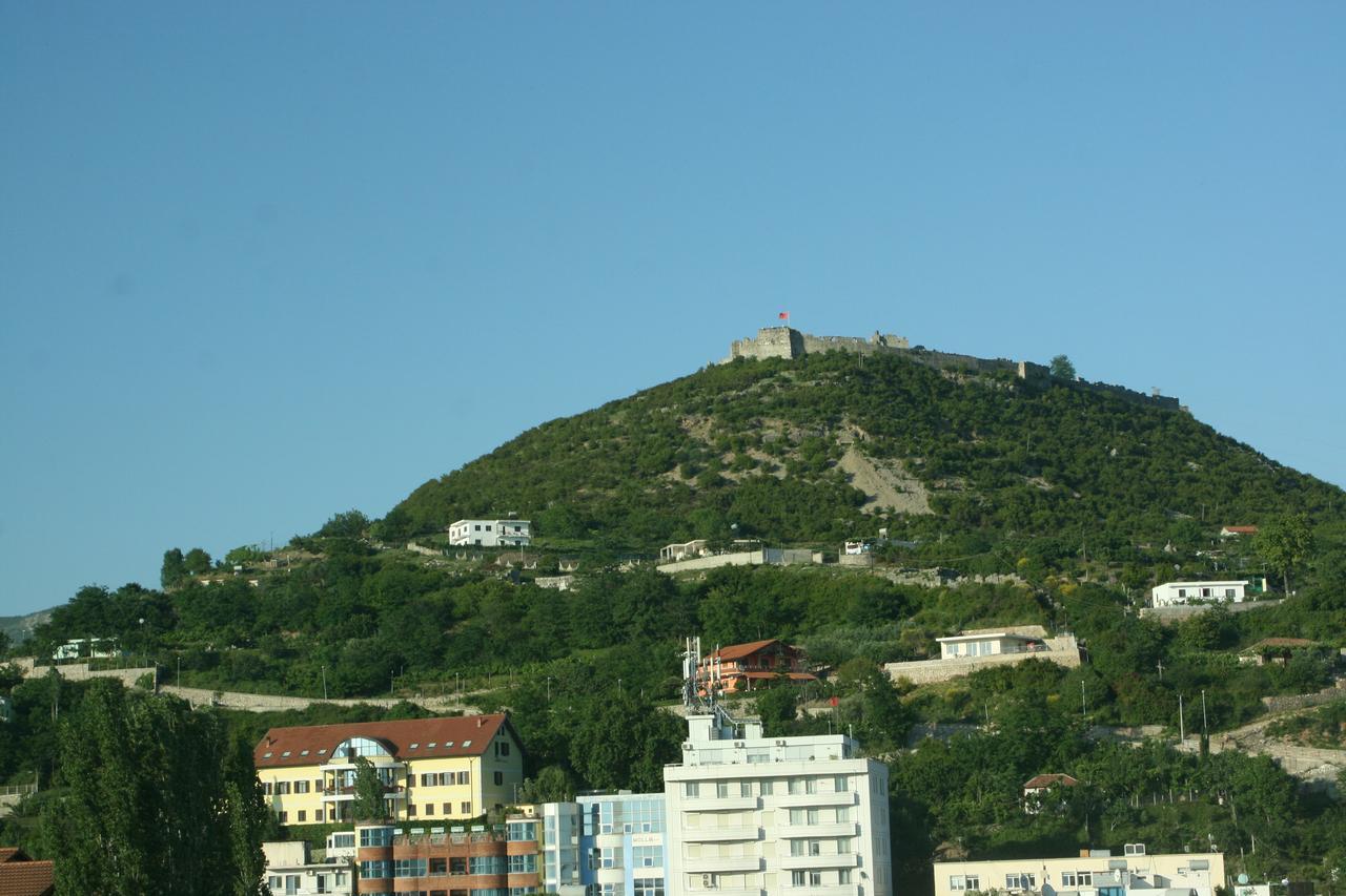 Hotel Siklad Lezhë Exterior foto